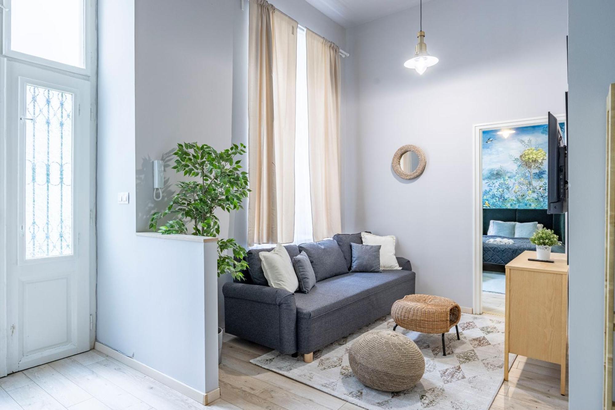 Hidden Gem With Terrace On The Andrassy Fashion Road Lejlighed Budapest Eksteriør billede